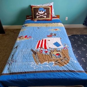 Full Sized Quilted Pirate Comforter, 4 Shams, Full Sized Sheets And Octopus